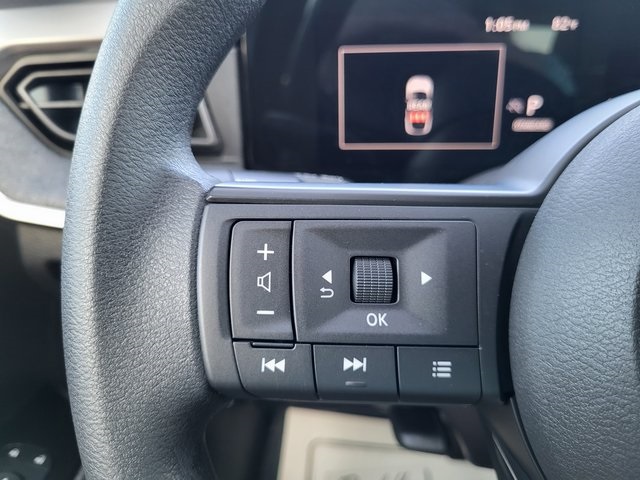 2025 Nissan Kicks SV photo 17