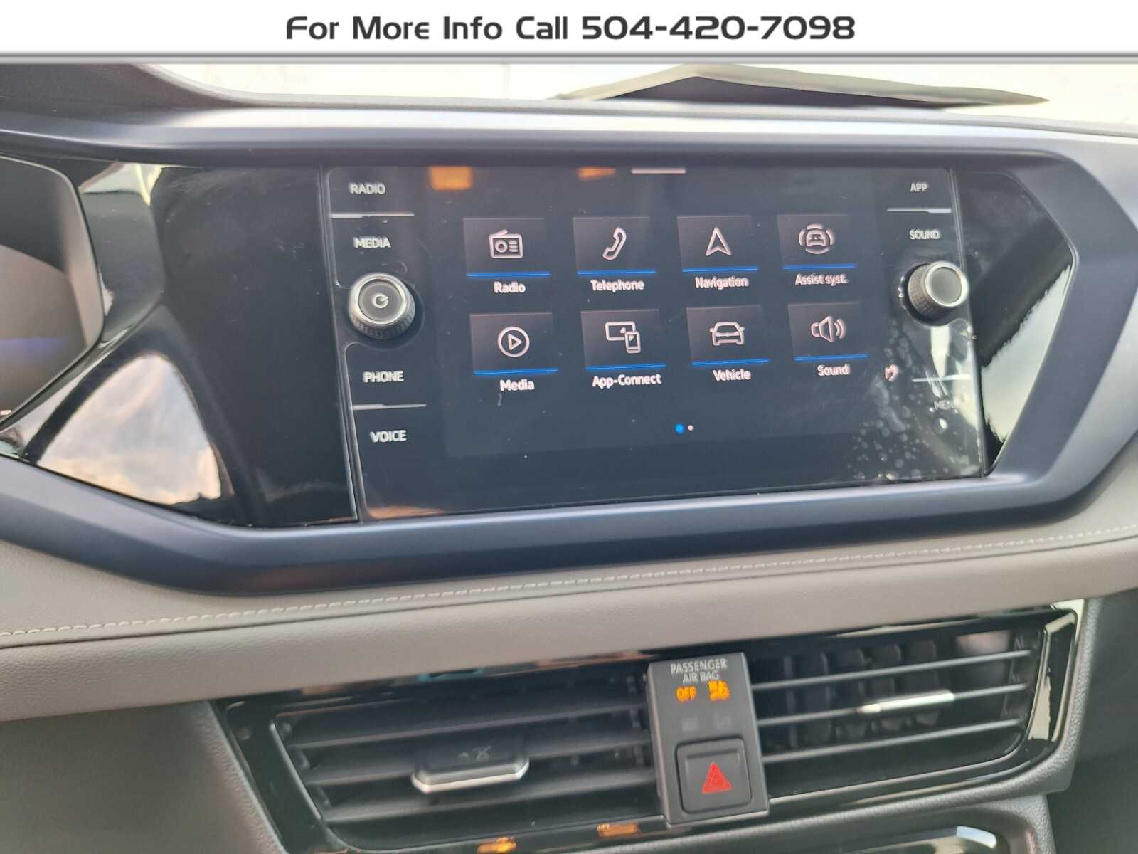 2024 Volkswagen Taos SE photo 19
