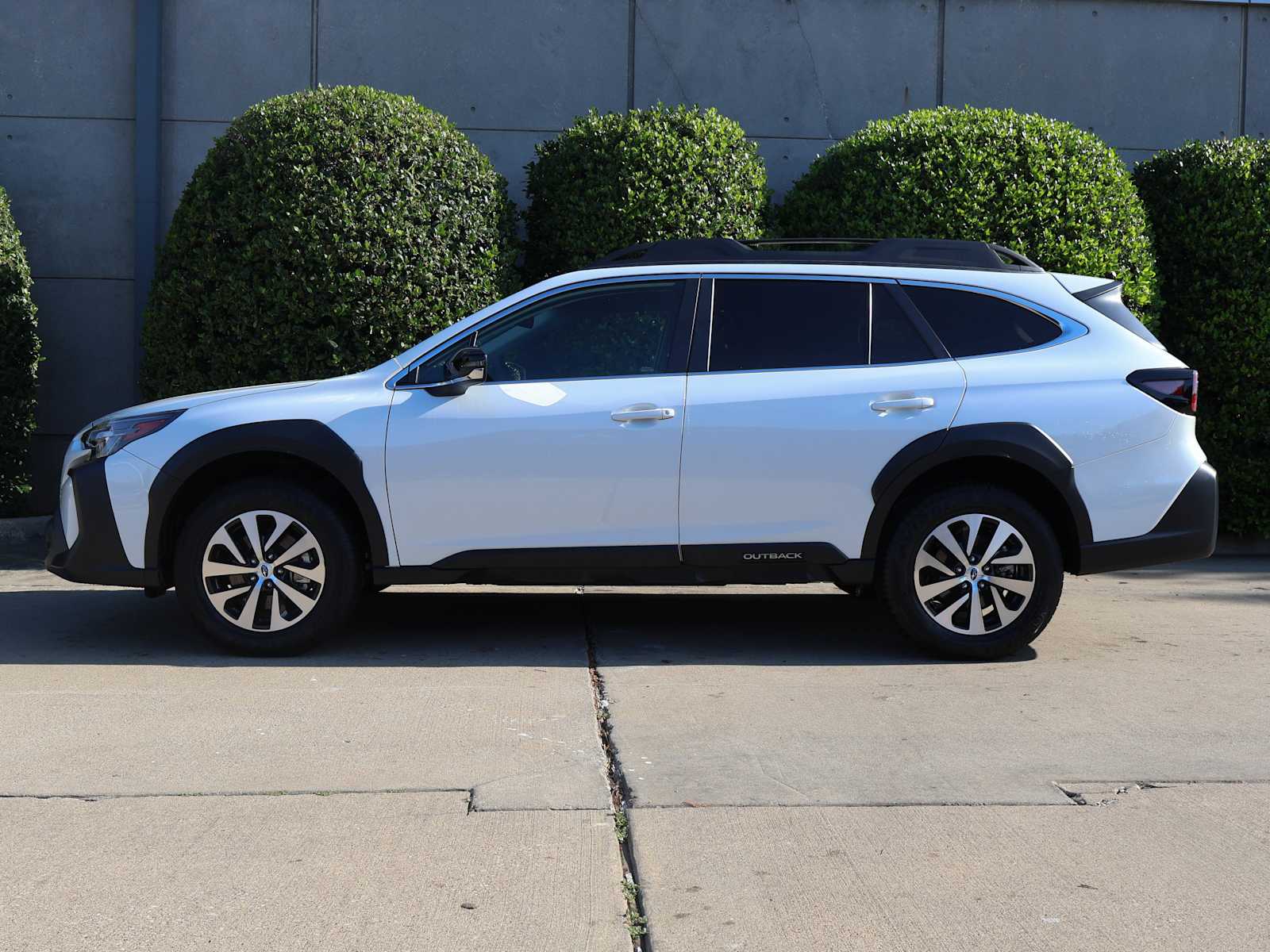 2025 Subaru Outback Premium photo 4