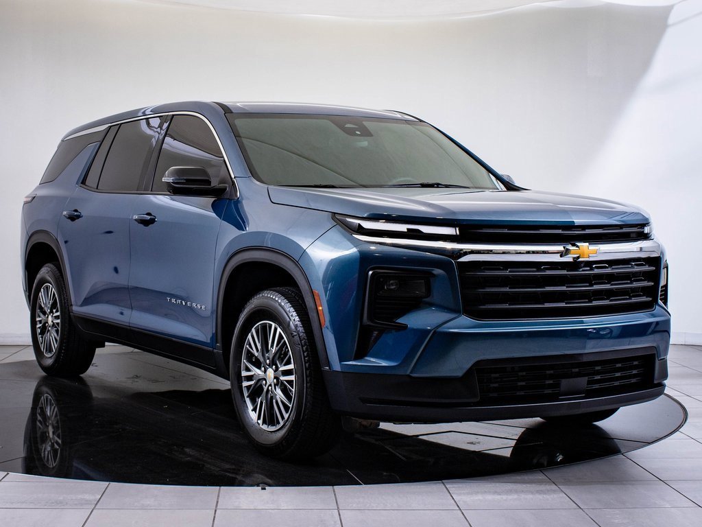 2024 Chevrolet Traverse LS photo 11