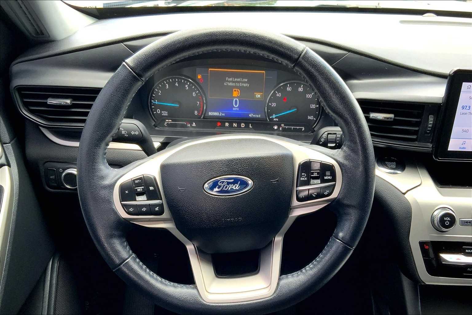 2022 Ford Explorer XLT Sport photo 4