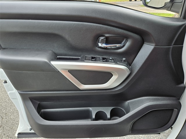 2023 Nissan Titan SV photo 27