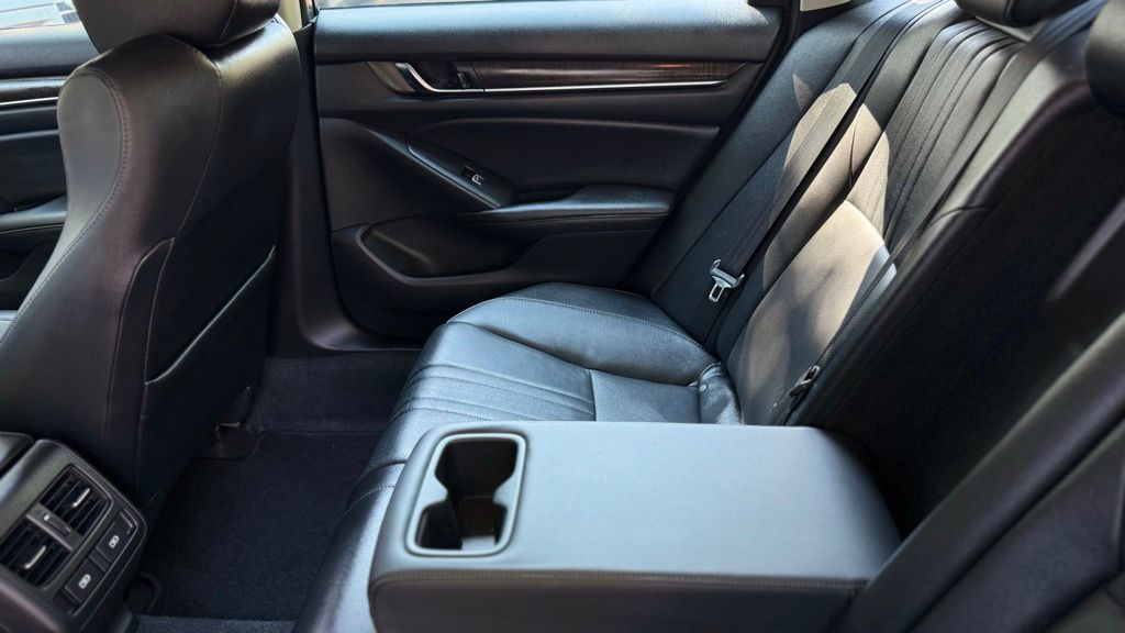 2021 Honda Accord EX-L 1.5T photo 15