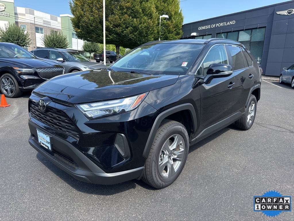 2024 Toyota RAV4 XLE photo 2
