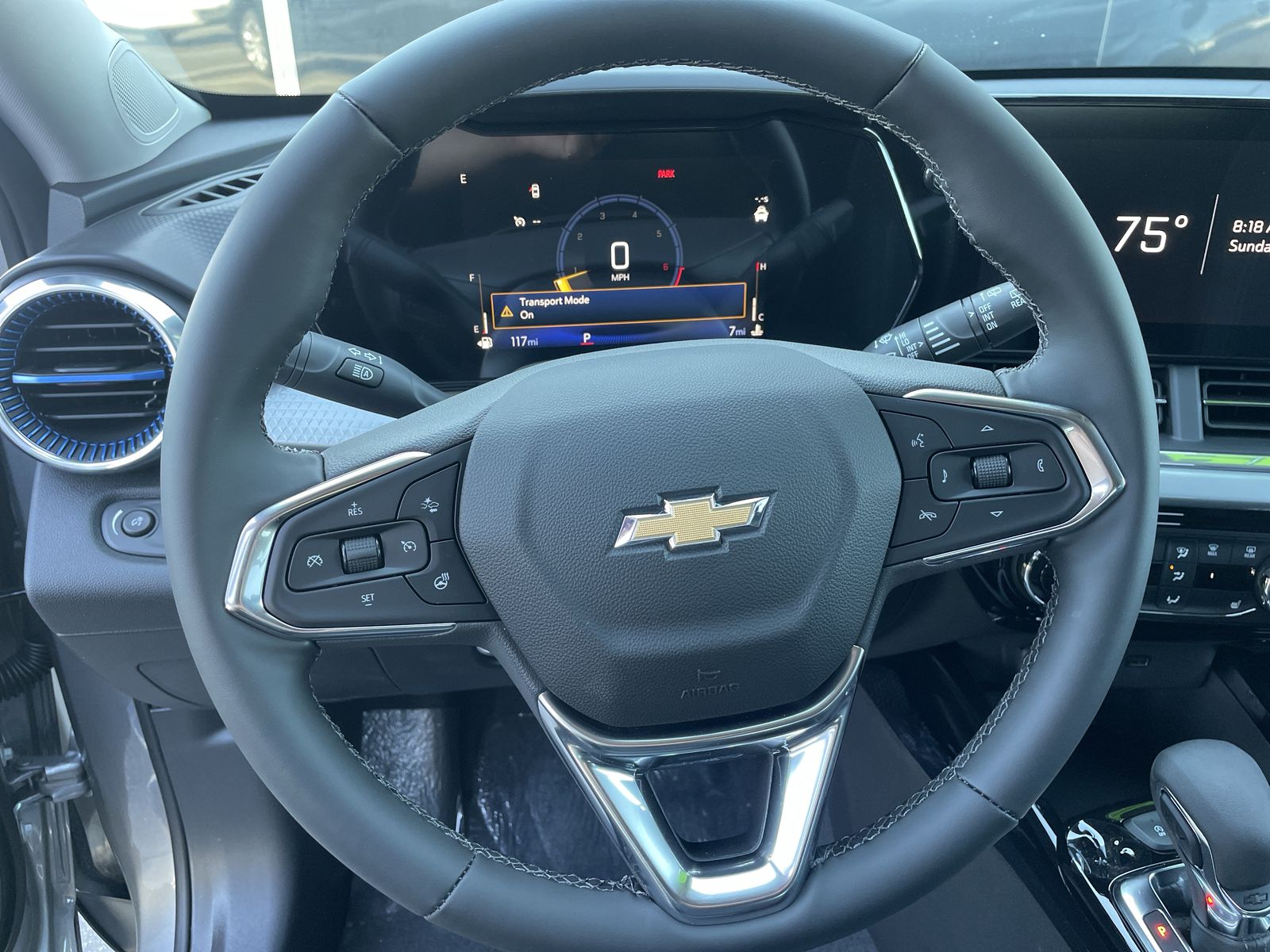 2025 Chevrolet Trax LT photo 11