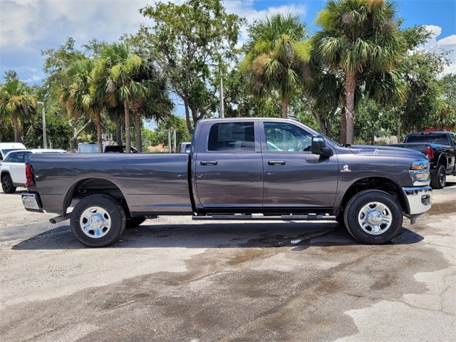 2025 Ram 2500 Tradesman photo 4