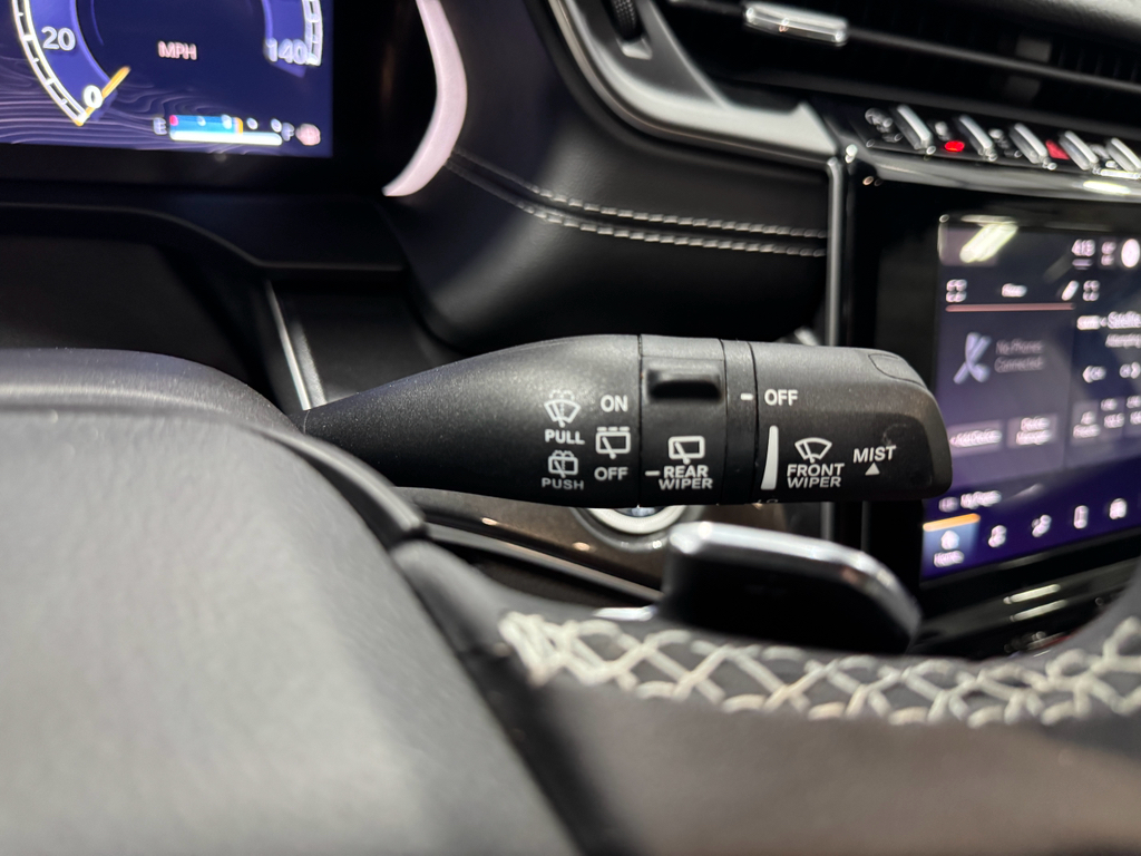 2023 Jeep Grand Cherokee Laredo Altitude photo 32
