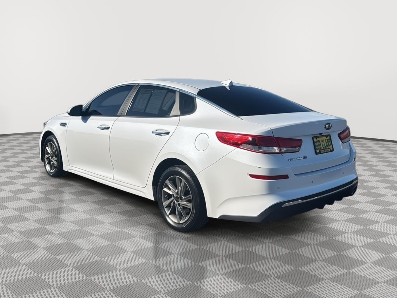 2020 Kia Optima LX photo 3
