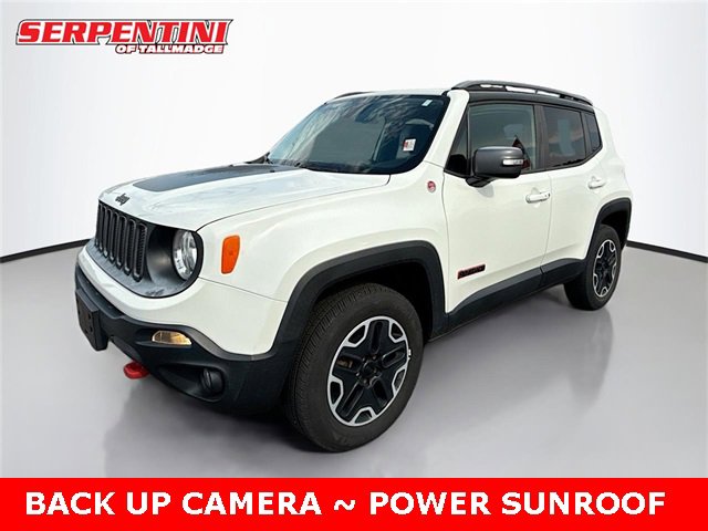 Used 2015  Jeep Trailhawk image 1
