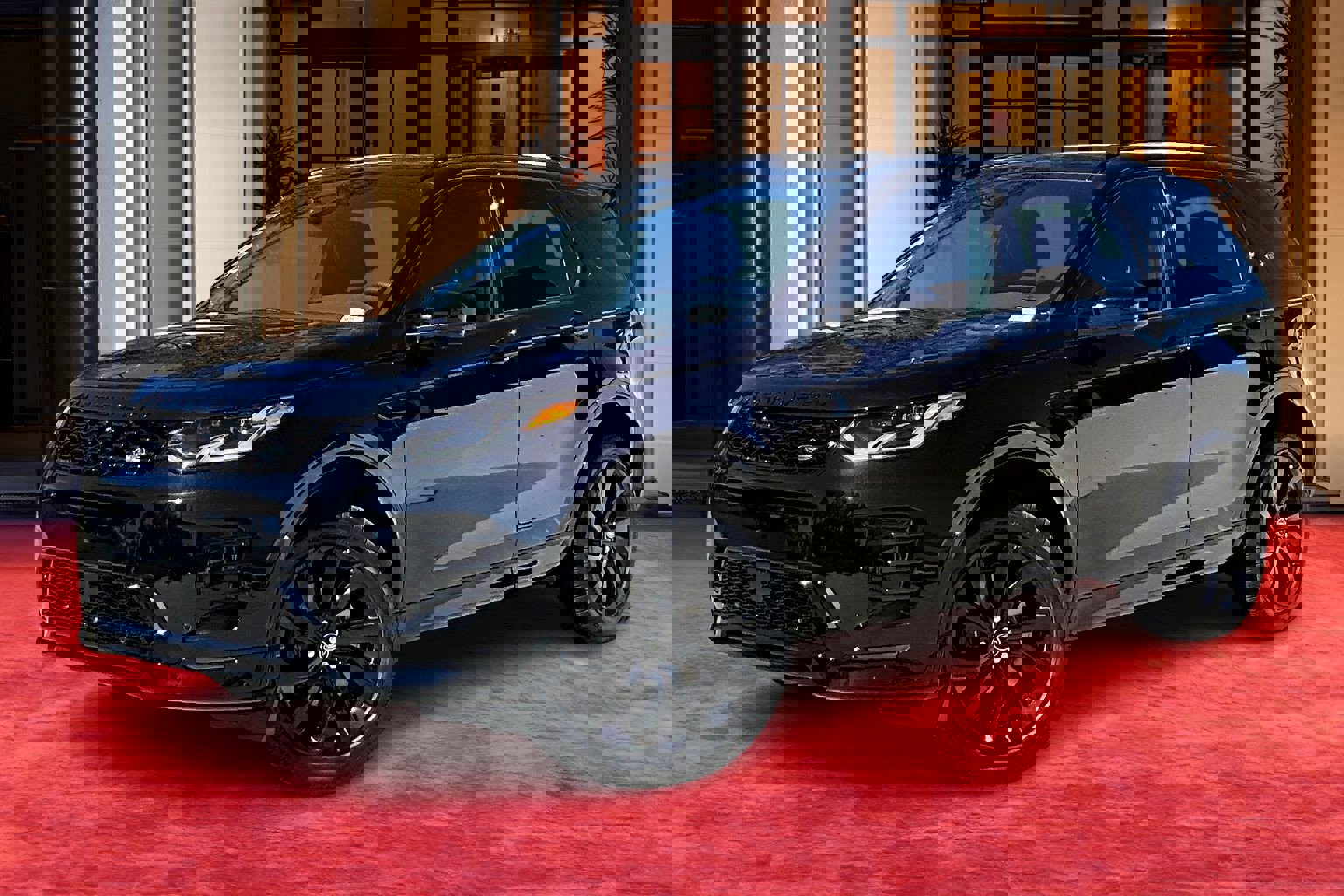 2025 Land Rover Discovery Sport Dynamic SE's photo