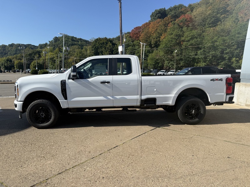 2026 Ford F-350 XL photo 4