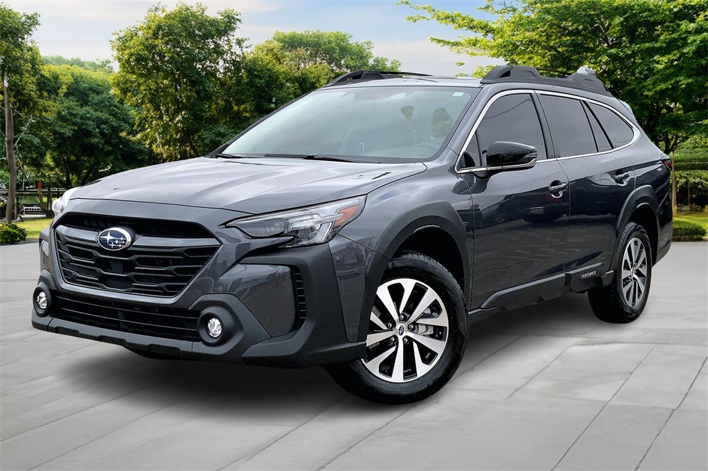 2025 Subaru Outback Premium's photo