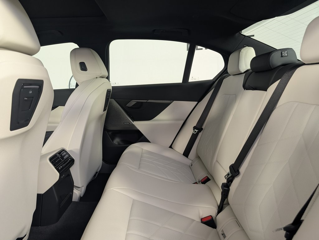 2026 Bmw 530i xDrive photo 13