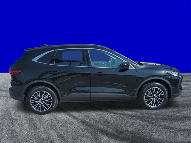 2025 Ford Escape Plug-In Hybrid SE photo 3