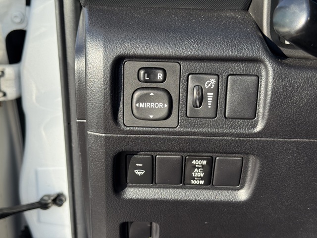 2016 Toyota 4Runner SR5 Premium photo 17