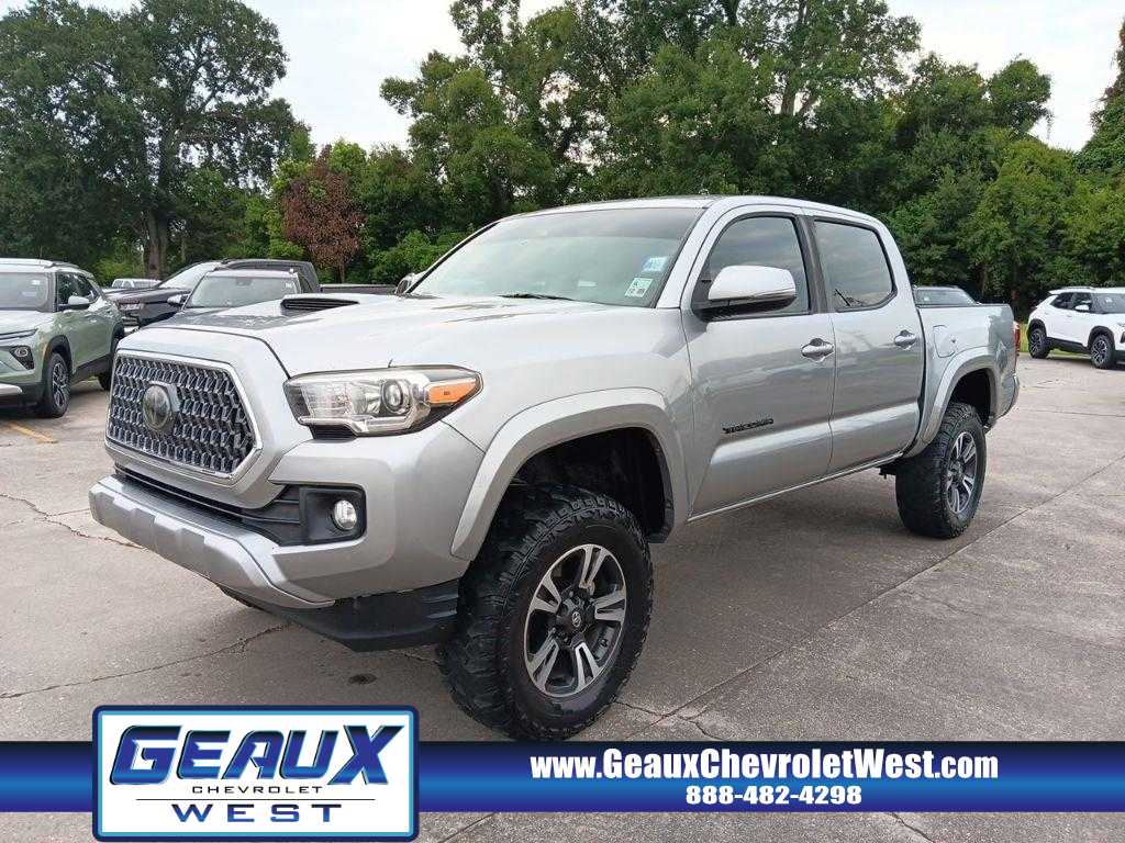2019 Toyota Tacoma TRD Sport photo 3