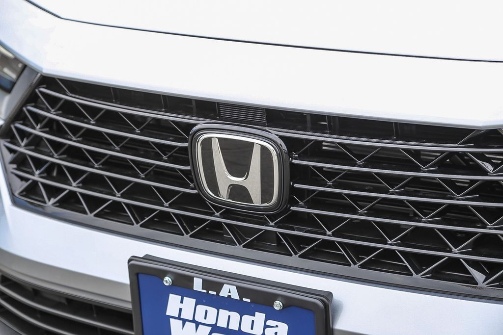 2025 Honda Accord LX photo 9
