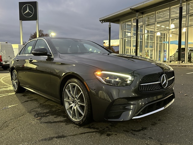 2023 Mercedes-Benz E-Class E450's photo