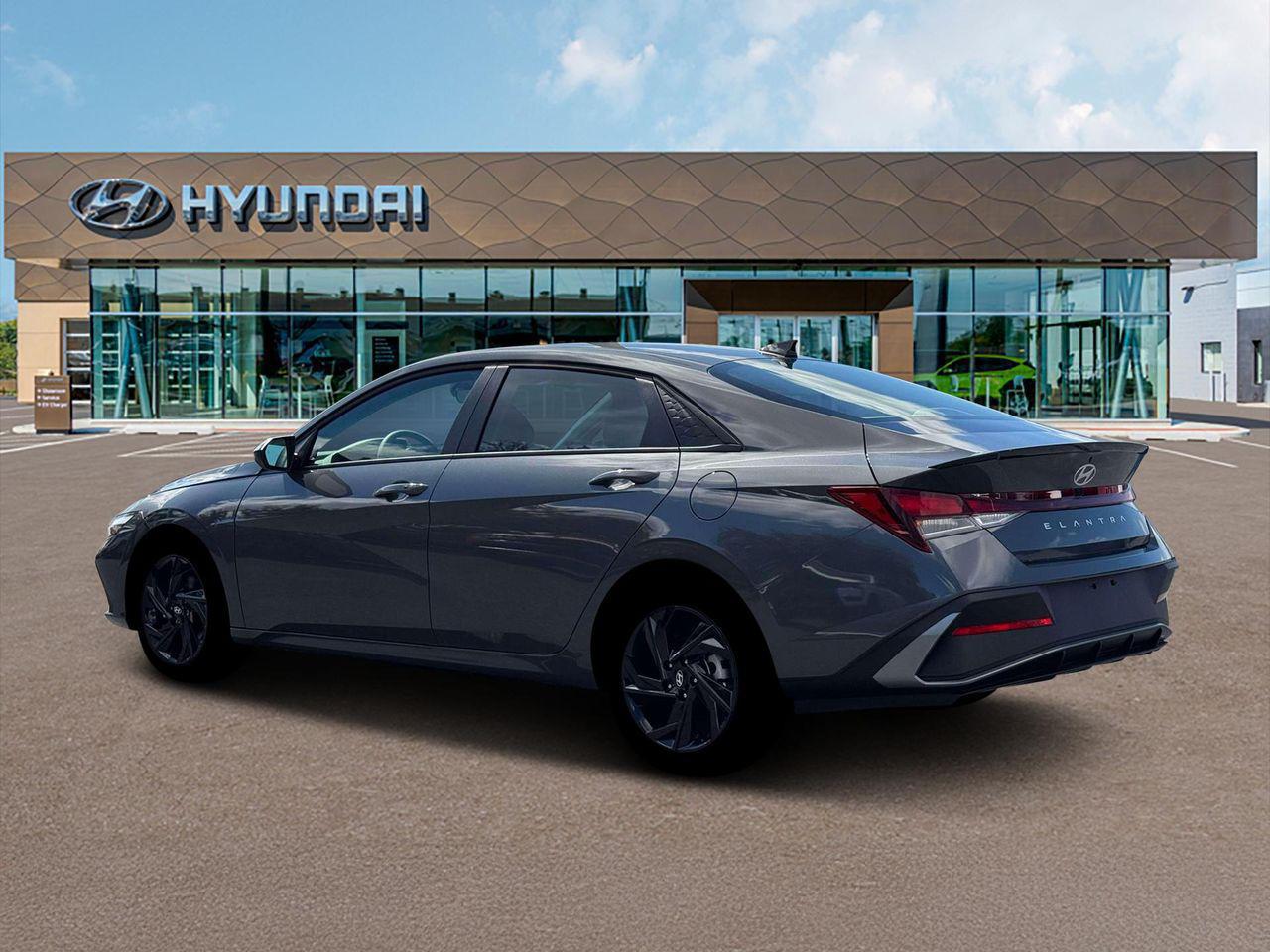 2026 Hyundai Elantra SEL Sport photo 3