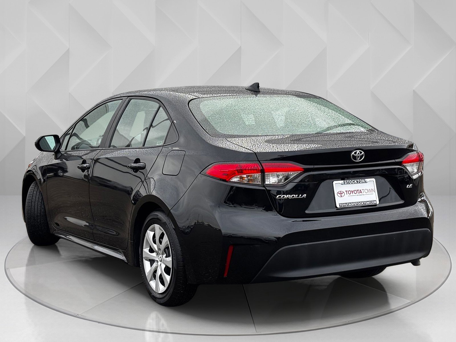 2024 Toyota Corolla LE photo 3