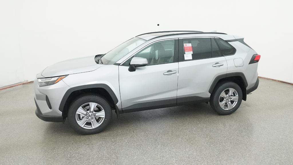 2025 Toyota RAV4 XLE photo 7