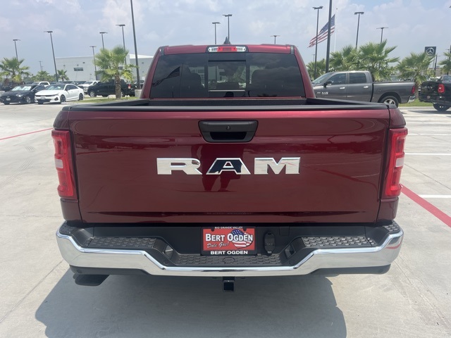2025 Ram 1500 Tradesman photo 4