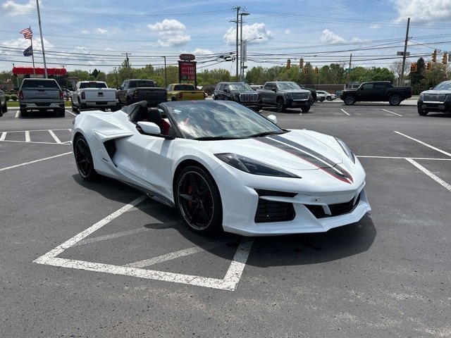 2025 Chevrolet Corvette E-Ray 3LZ photo 2