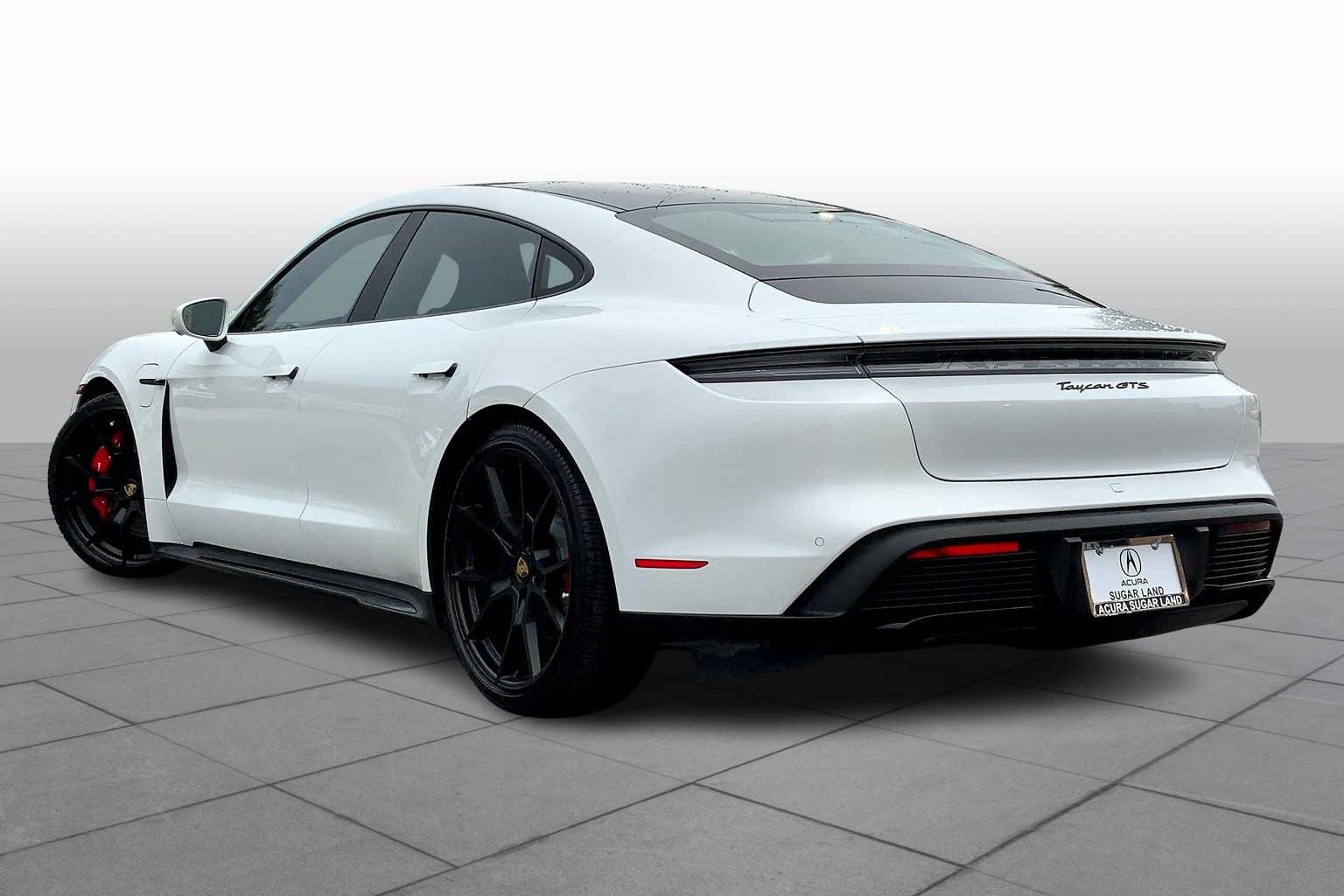 2022 Porsche Taycan GTS photo 9