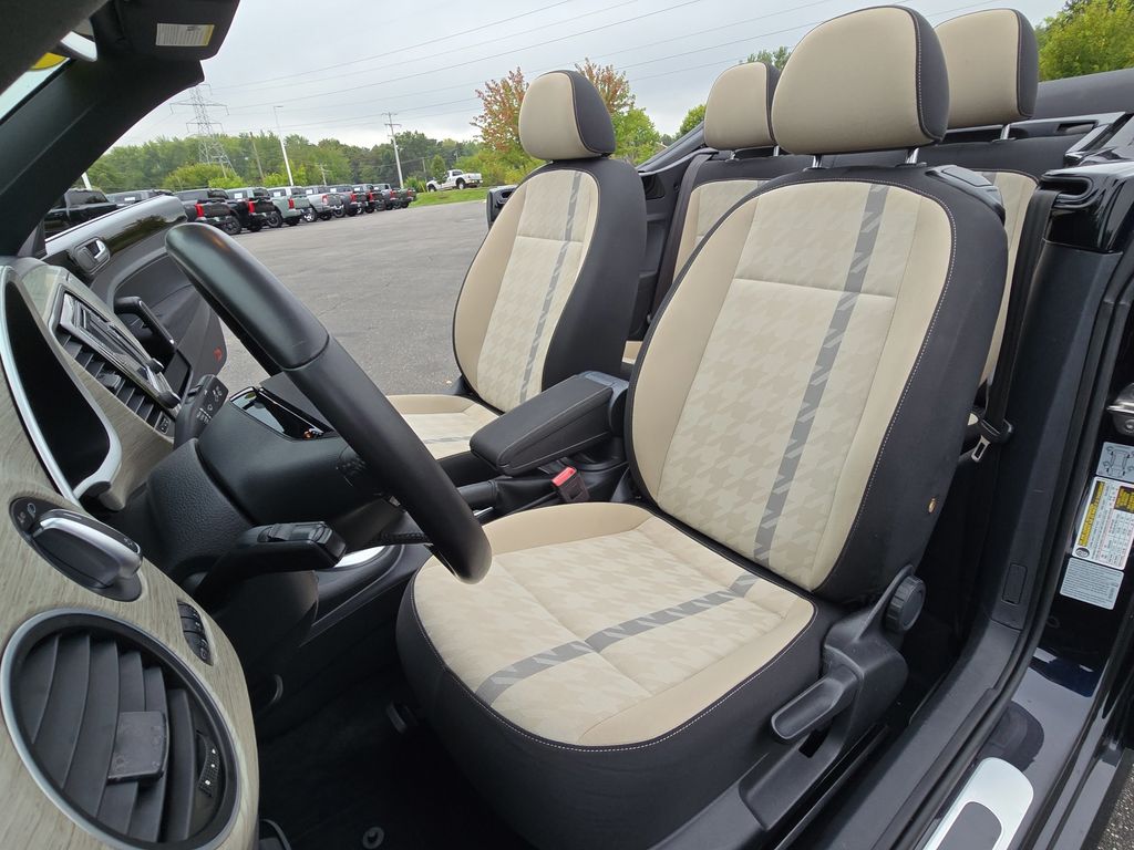 2018 Volkswagen Beetle SE Coast photo 13