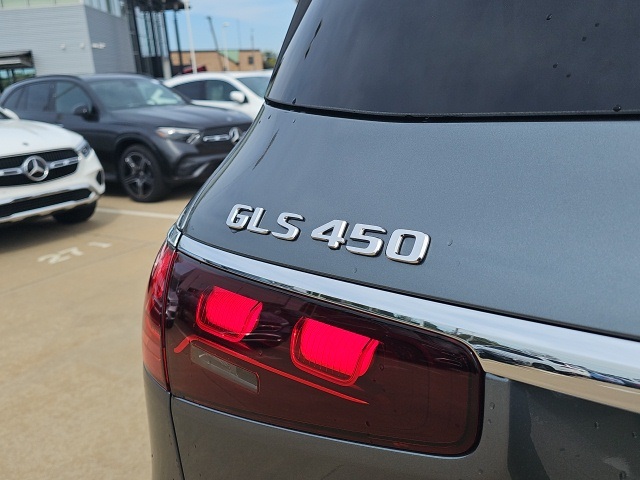 2026 Mercedes Benz GLS 450 4MATIC photo 6