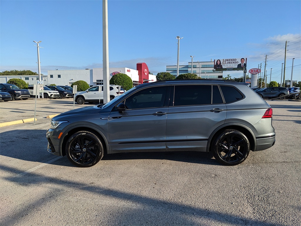 2024 Volkswagen Tiguan SE R-Line Black photo 4
