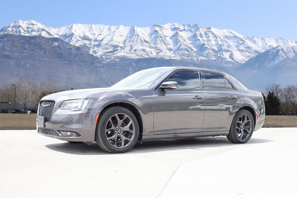 2021 Chrysler 300 LX photo 2
