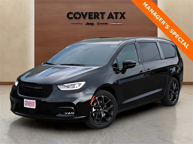 2026 Chrysler Pacifica Limited's photo