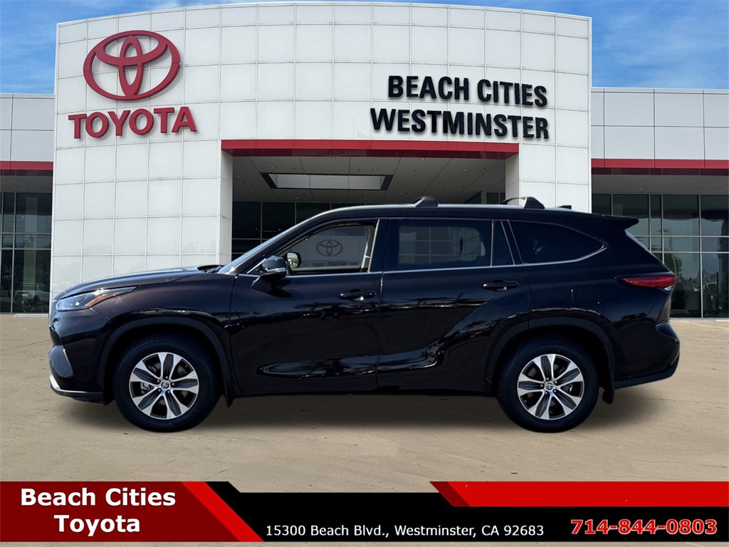 2022 Toyota Highlander XLE photo 5