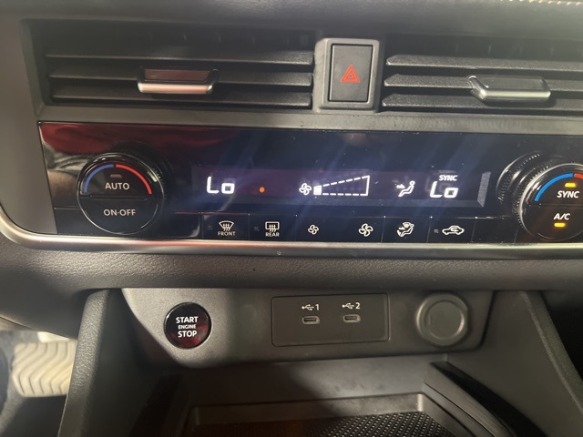 2025 Nissan Rogue SV photo 28