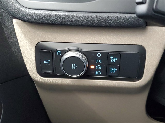 2020 Ford Escape SEL photo 13