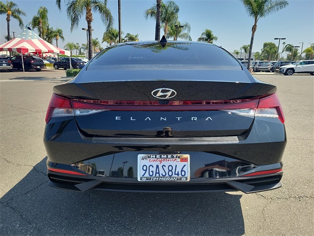 2023 Hyundai Elantra SEL photo 7