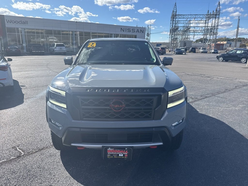 2024 Nissan Frontier PRO-4X photo 2