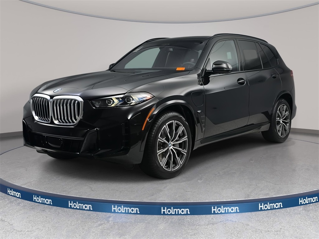 2026 BMW X5 50e's photo