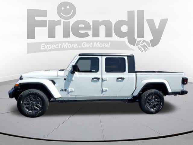 2025 Jeep Gladiator Sport S photo 2