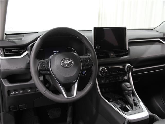 2024 Toyota RAV4 XLE photo 6