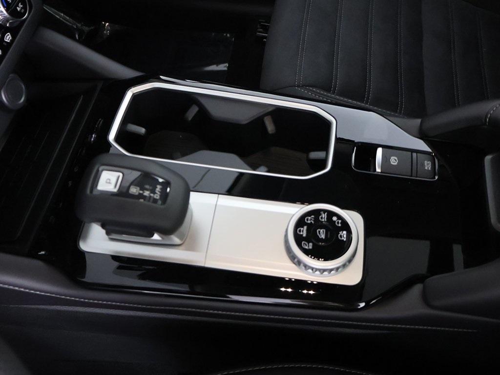 2025 Mitsubishi Outlander SE Ralliart photo 47