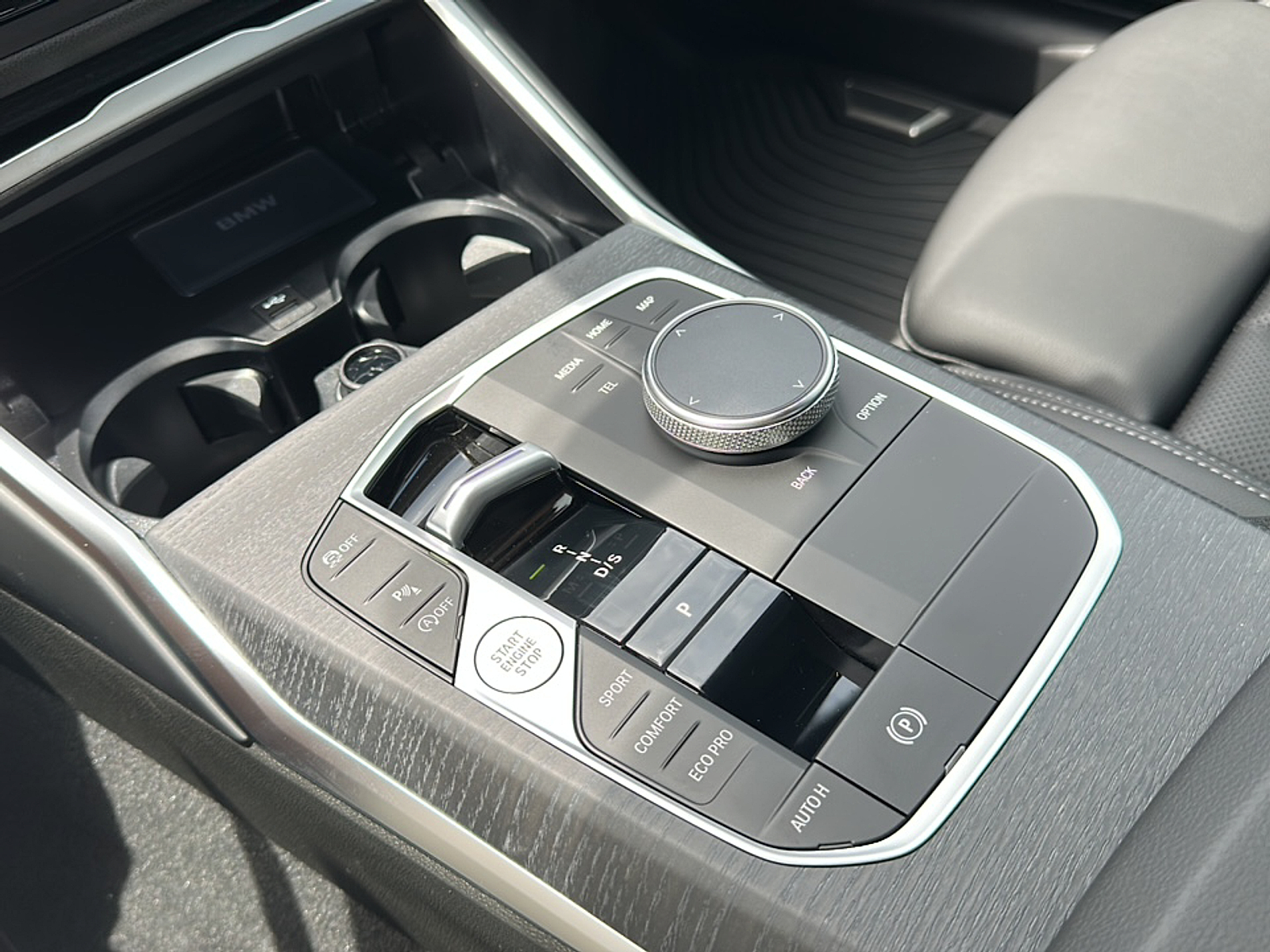 2025 Bmw 330i photo 9