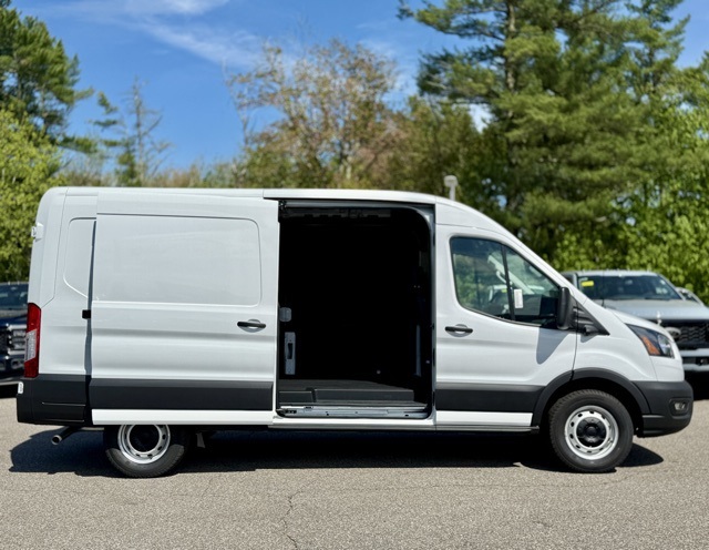 2025 Ford Transit Cargo Van photo 4