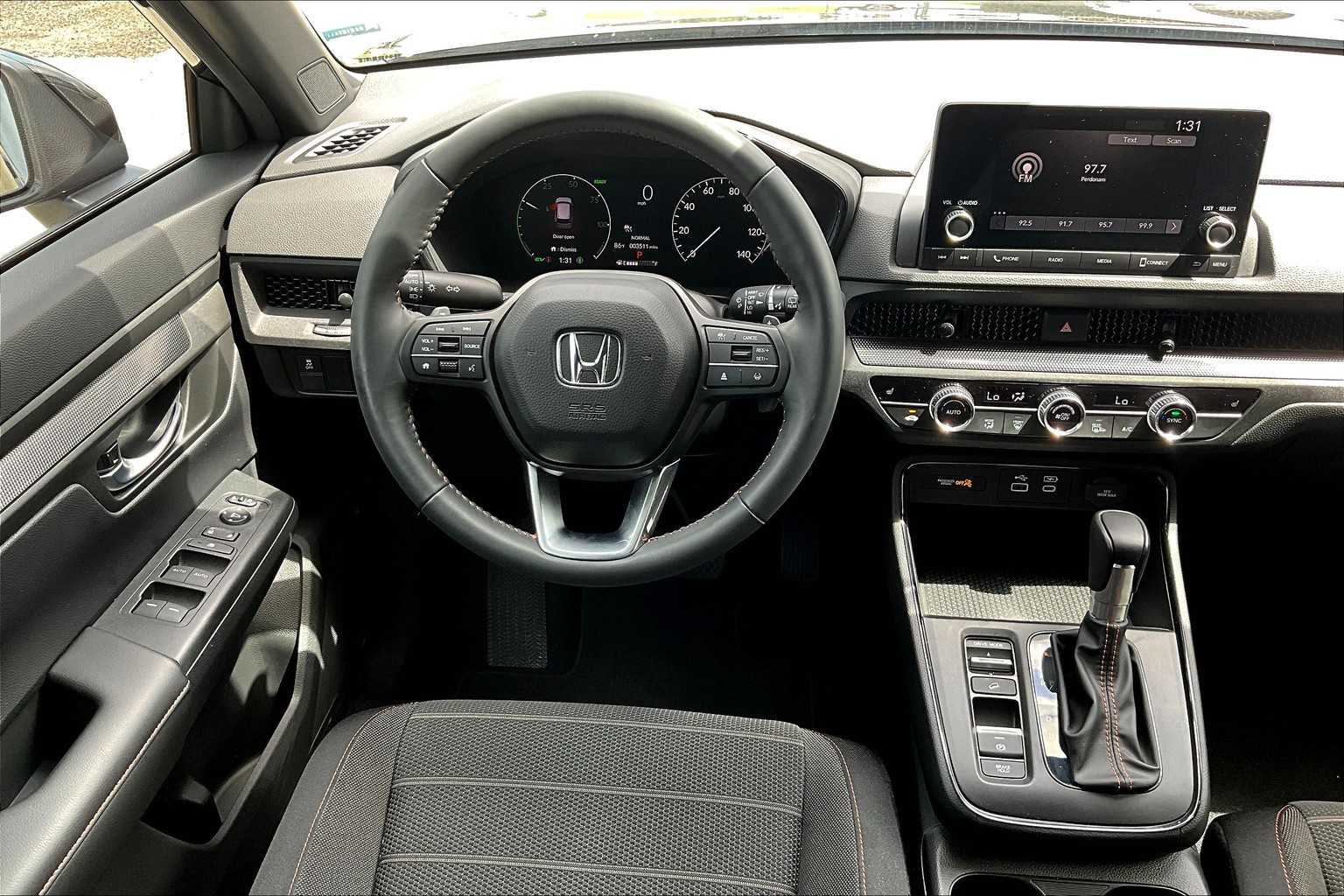 2023 Honda CR-V Hybrid Sport photo 4