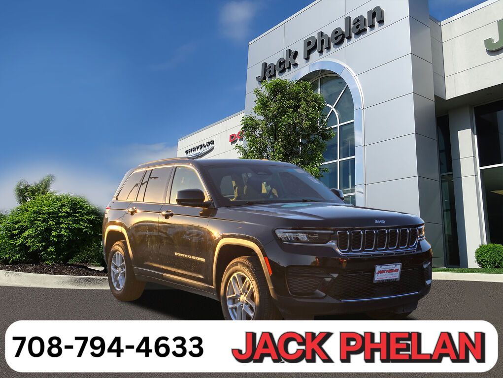 2024 Jeep Grand Cherokee Laredo's photo