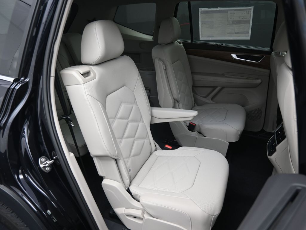 2025 Volkswagen Atlas SE Technology photo 43