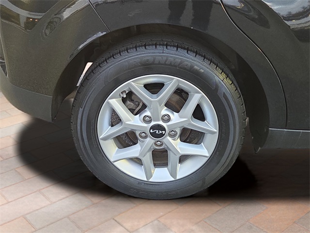 2023 Kia Soul LX photo 4