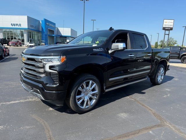 2025 Chevrolet Silverado 1500 High Country photo 3