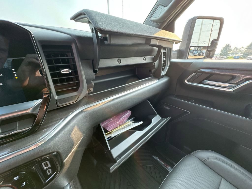 2024 Chevrolet Silverado 2500HD LTZ photo 38